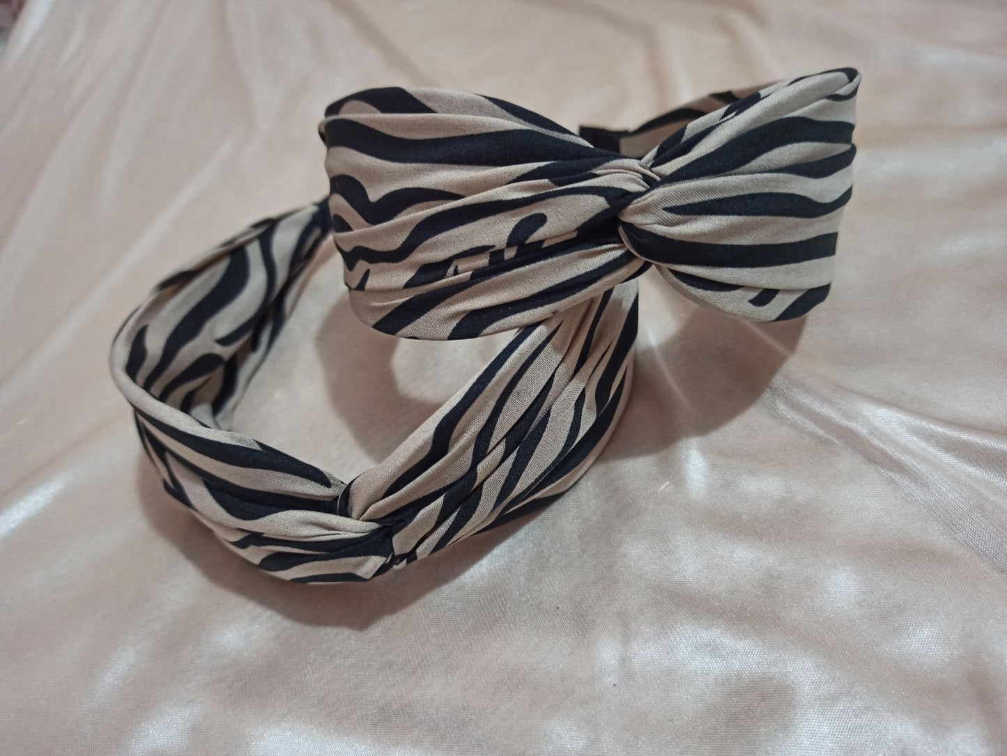 Σατέν υφασμάτινη δίχρωμη στέκα animal print με κόμπο μπεζ καφέ